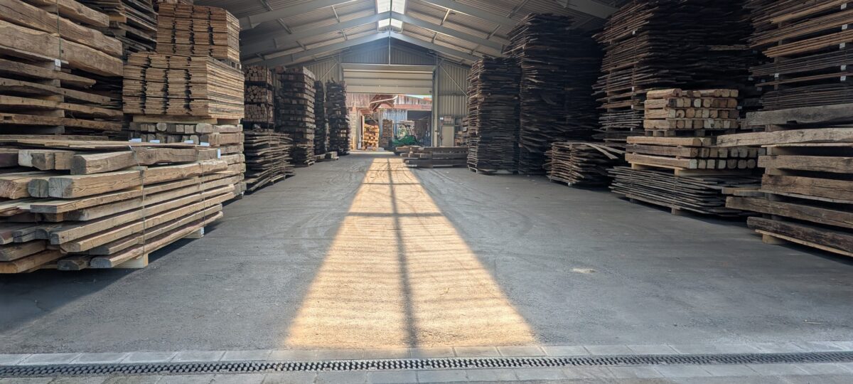 Wir machen alles aus alter Eiche