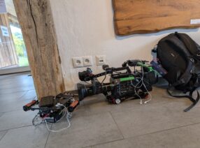 Knapp in Film und Print