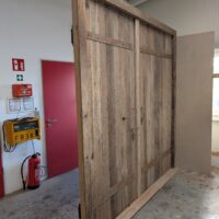 Tore aus altem Eichenholz