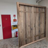 Tore aus altem Eichenholz