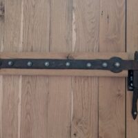 Tore aus altem Eichenholz