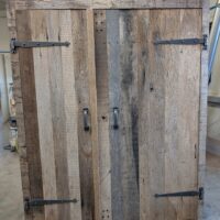 Tore aus altem Eichenholz