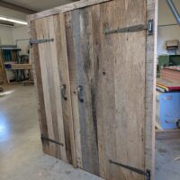 Tore aus altem Eichenholz