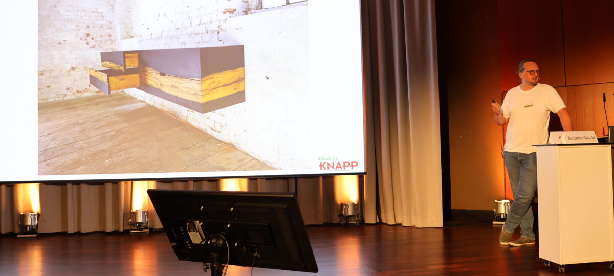 Im Dialog mit der Branche: Benjamin Staude auf dem 4. Süddeutschen Holzbaukongress